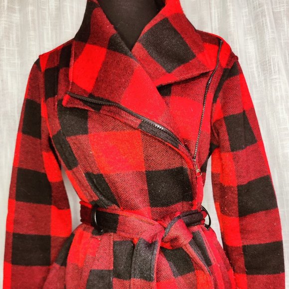 Madden Girl Jackets & Blazers - Madden Girl Red/Black Buffalo Print Wrap Jacket